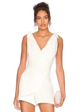 BCBGeneration White V Neck Romper/Skort with ties on straps! Worn once!